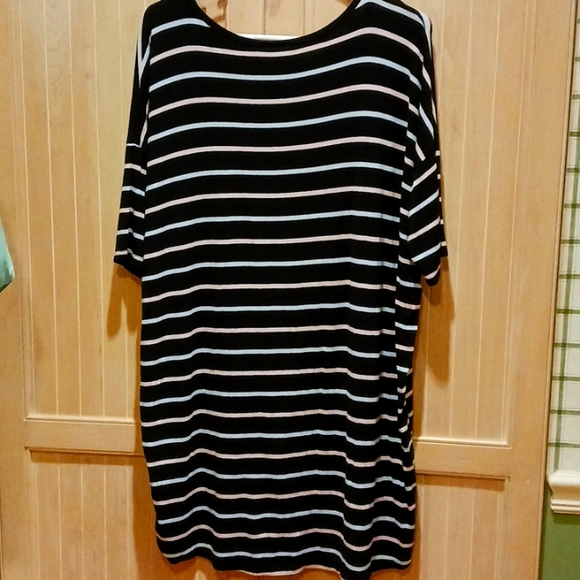 LularoeHi/lowShort-sleevedTopXL EUC - Picture 2 of 7